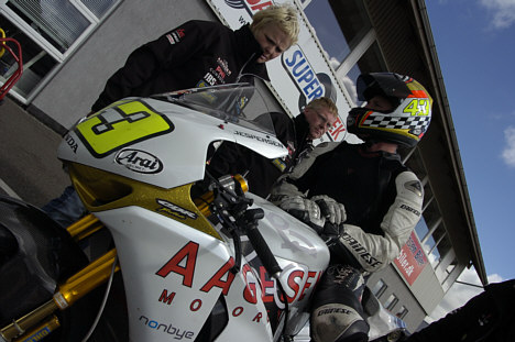 Veteranen Jan Jespersen har været med helt fremme i Superbike-mesterskabet.